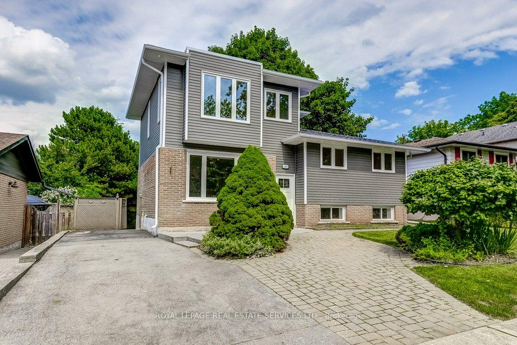 1217-oxford-avenue-oakville-ontario-w12488644