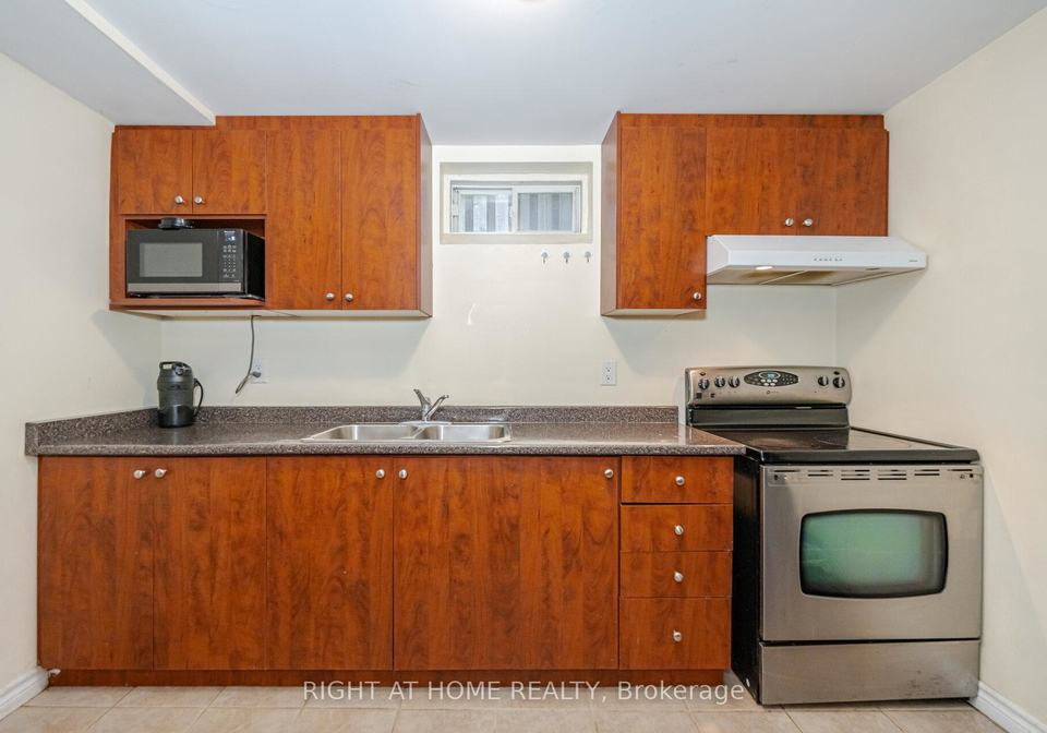 30-queen-mary-drive-brampton-ontario-w12489156