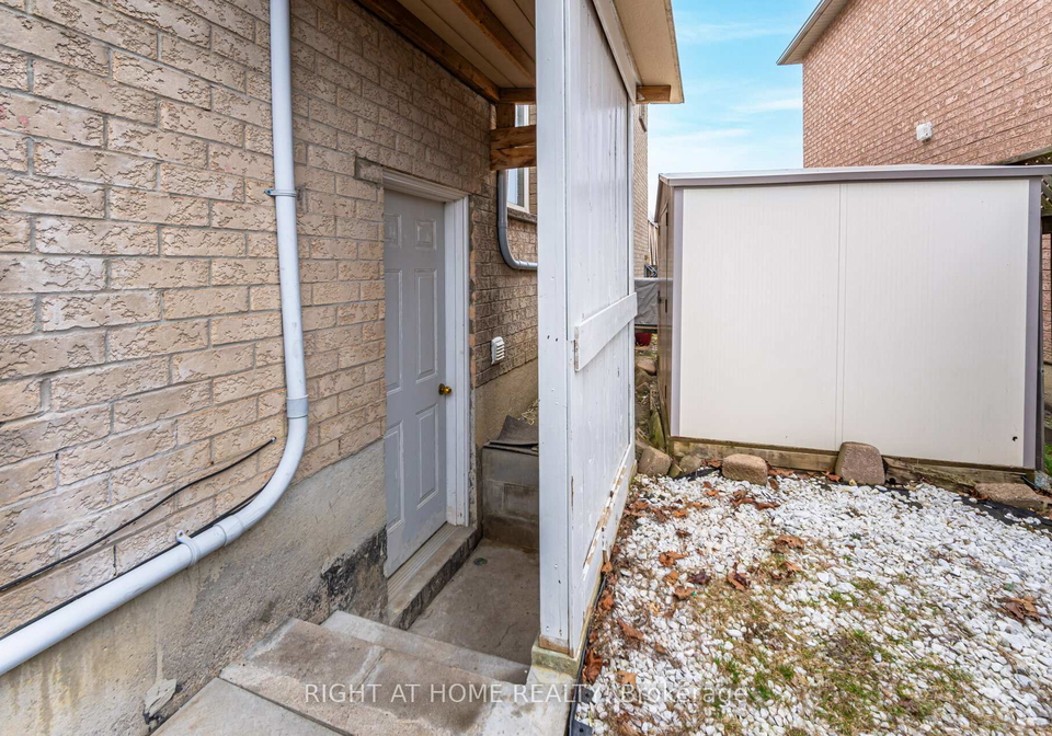 30-queen-mary-drive-brampton-ontario-w12489156