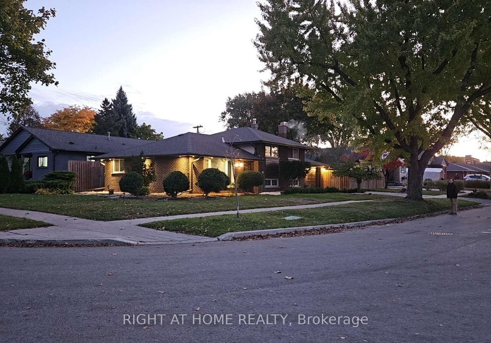 27-shipley-road-etobicoke-ontario-w12489558