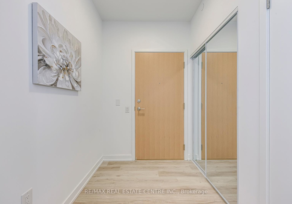 395-square-one-drive-mississauga-ontario-w12489592