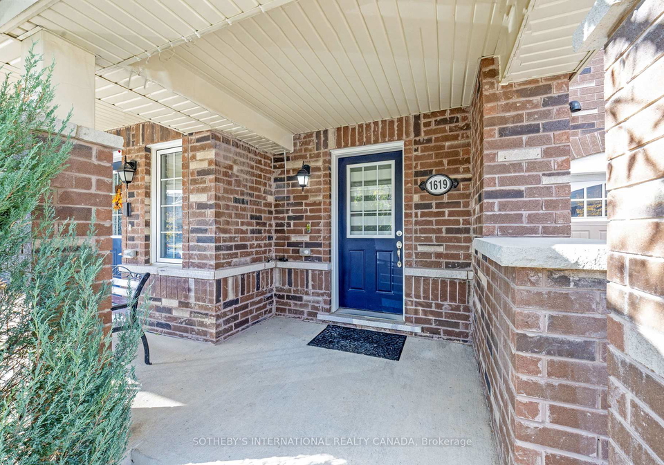 1619-gainer-crescent-milton-ontario-w12489856