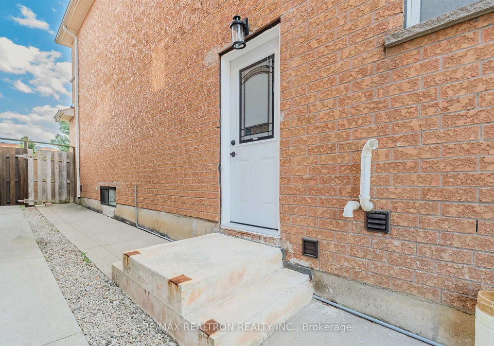 23-sewells-lane-brampton-ontario-w12489920