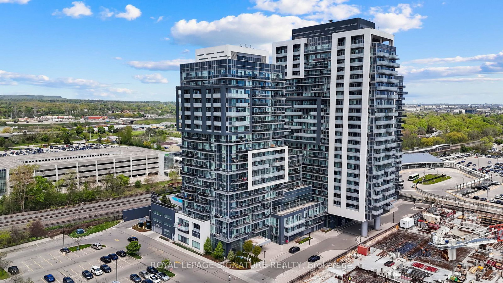 2081-fairview-street-burlington-ontario-w12490114