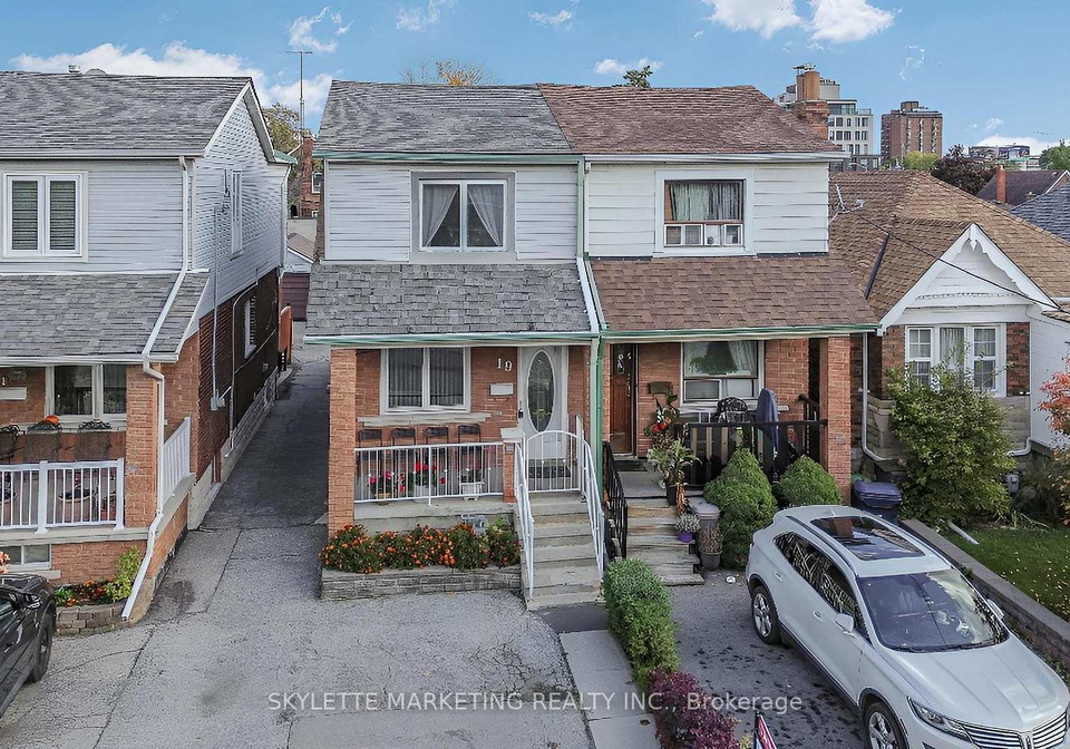 19-miranda-avenue-north-york-ontario-w12491170