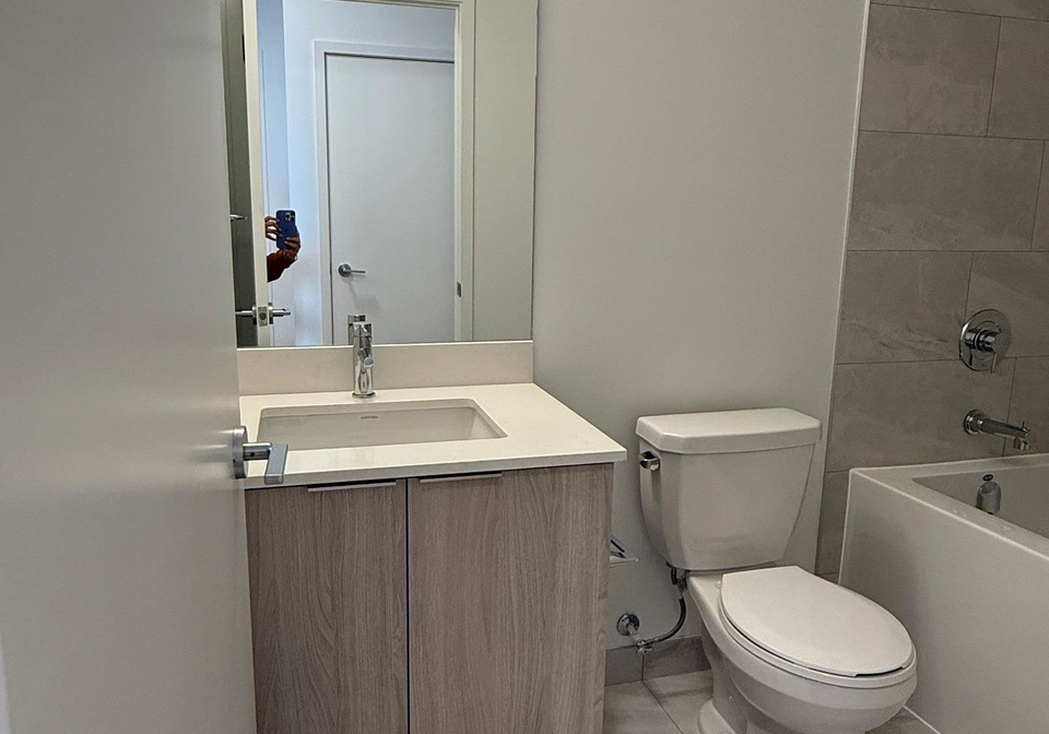 395-square-one-drive-mississauga-ontario-w12491340