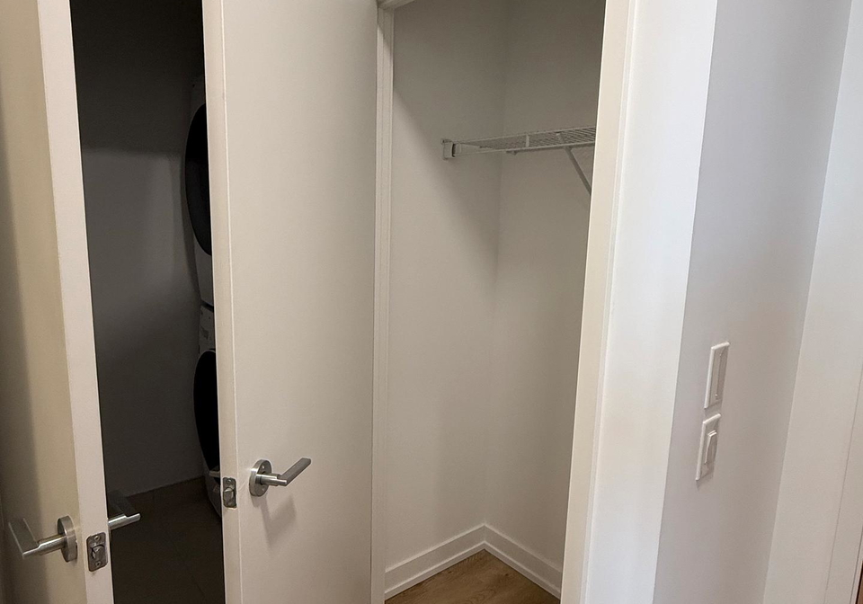 395-square-one-drive-mississauga-ontario-w12491340