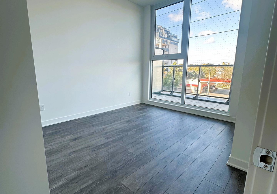 1007-se-the-queensway-w-etobicoke-ontario-w12492032