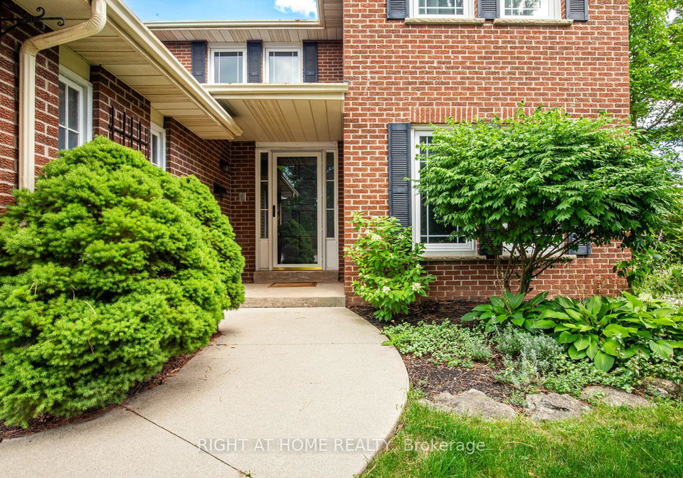 1020-roxborough-drive-oakville-ontario-w12492300