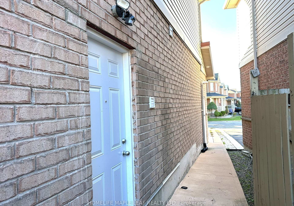 72-four-seasons-circle-brampton-ontario-w12493262