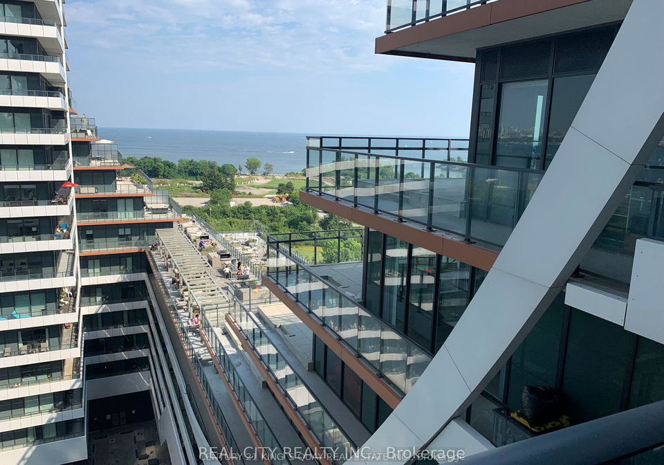 30-shore-breeze-drive-etobicoke-ontario-w12493462