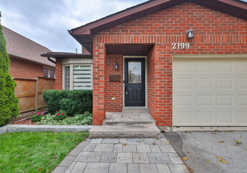 2199-hunt-crescent-burlington-ontario-w12493582