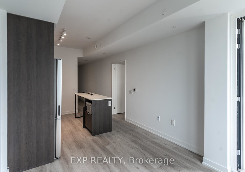 395-square-one-drive-mississauga-ontario-w12494298