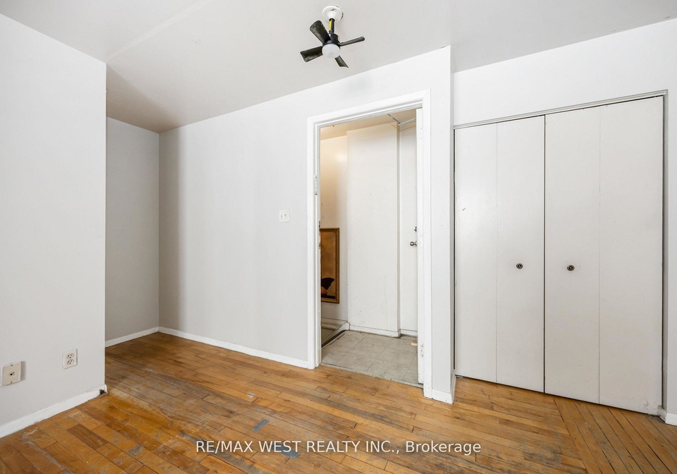 4990-dundas-street-w-etobicoke-ontario-w12494888