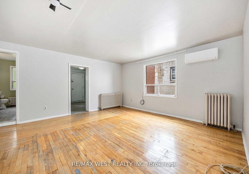 4990-dundas-street-w-etobicoke-ontario-w12494888