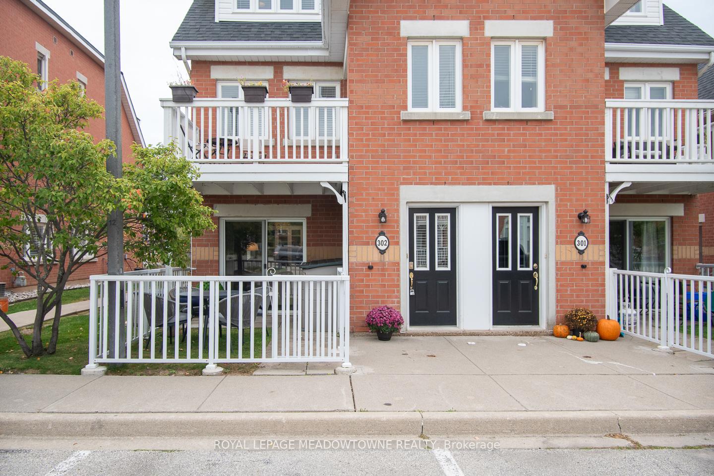 1701-lampman-avenue-burlington-ontario-w12495102