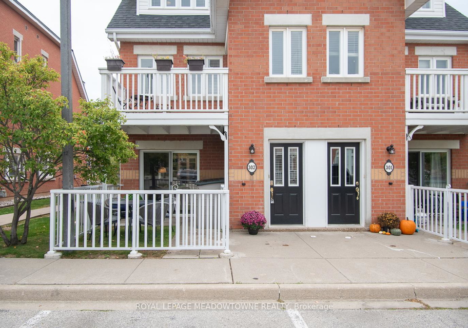 1701-lampman-avenue-burlington-ontario-w12495102