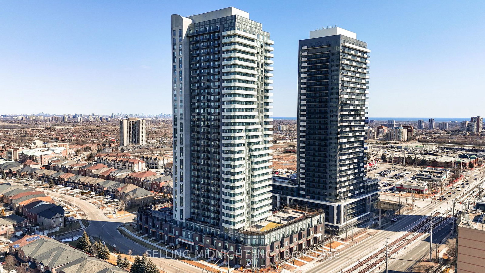8-nahani-way-mississauga-ontario-w12495518
