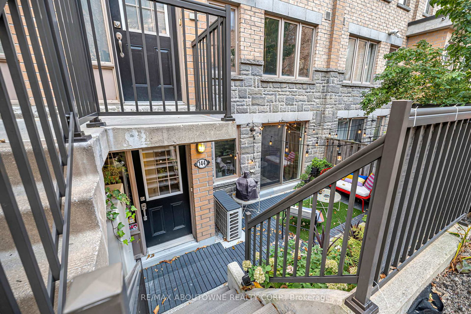 12-foundry-avenue-toronto-ontario-w12496092