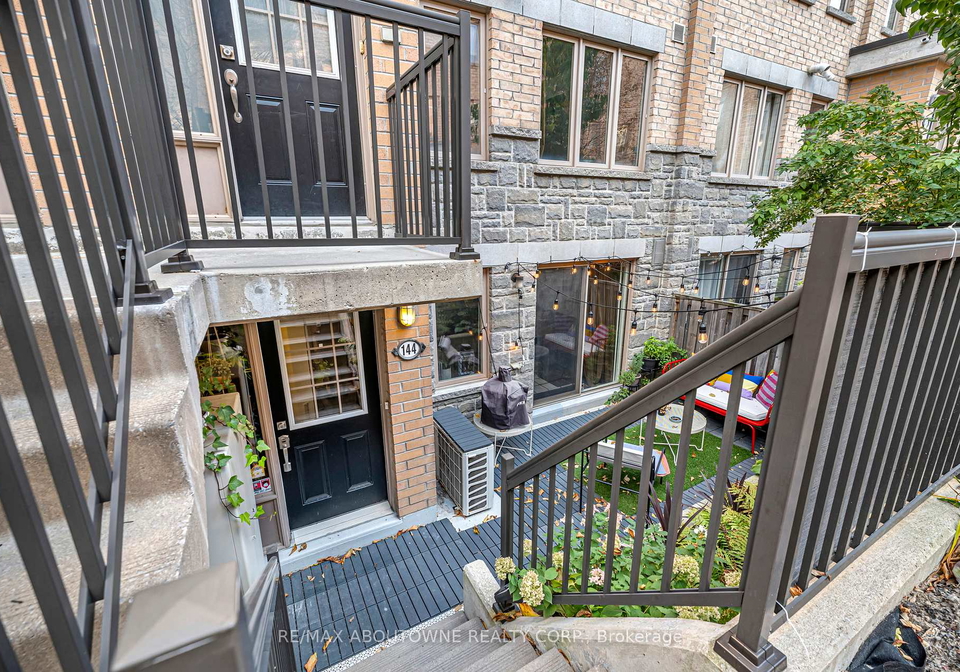 12-foundry-avenue-toronto-ontario-w12496092