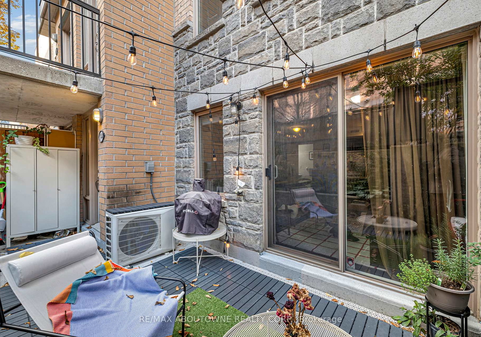 12-foundry-avenue-toronto-ontario-w12496092