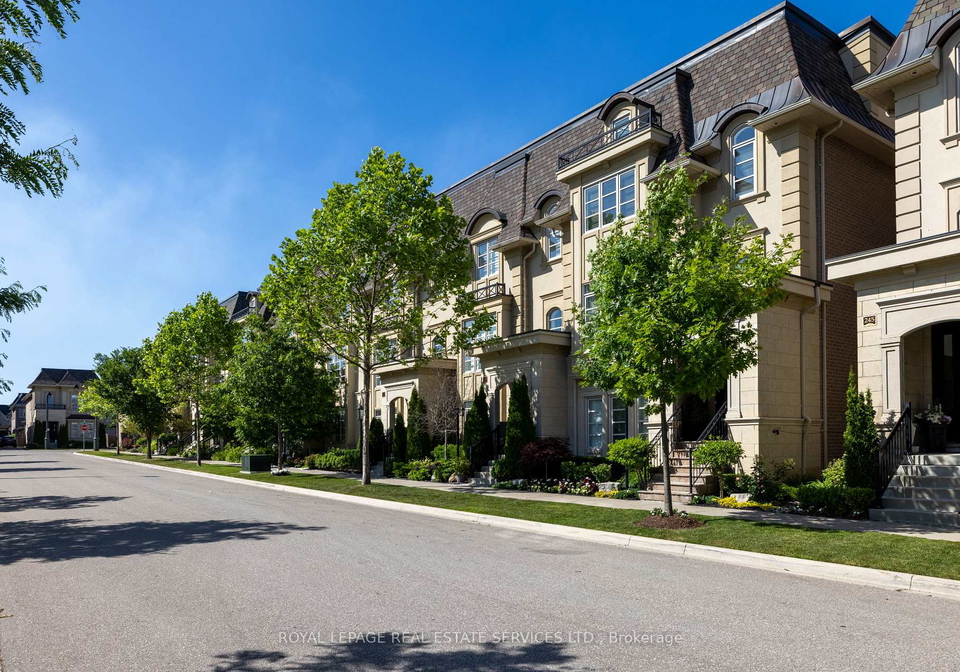 251-hanover-street-oakville-ontario-w12496554