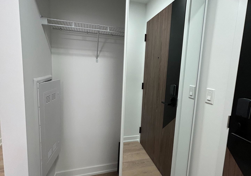 1037-the-queensway-etobicoke-ontario-w12497446
