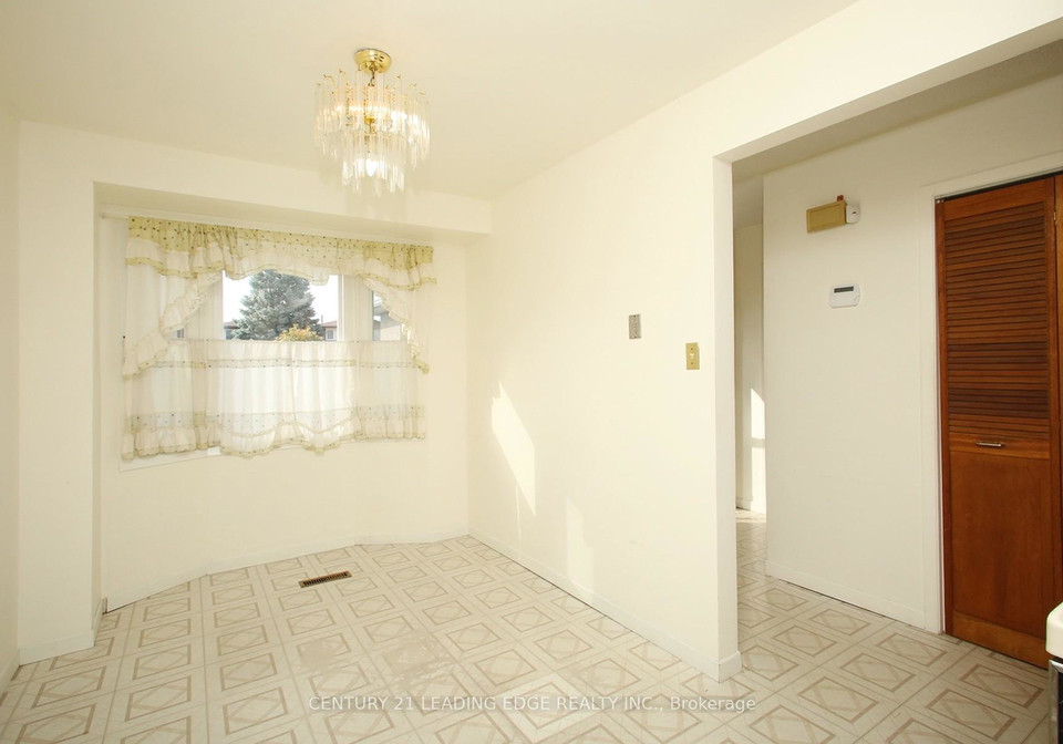 33-newbridge-crescent-brampton-ontario-w12497716