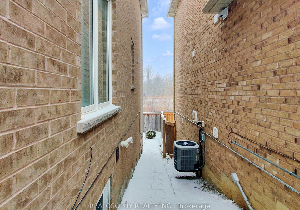 106-miracle-trail-brampton-ontario-w12497926