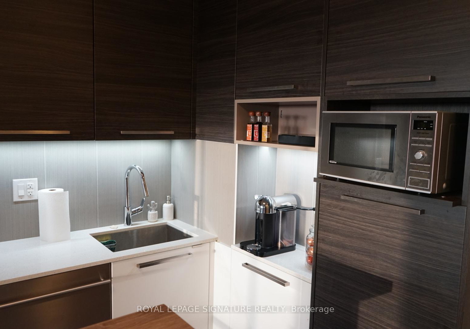 36-park-lawn-road-etobicoke-ontario-w12497970