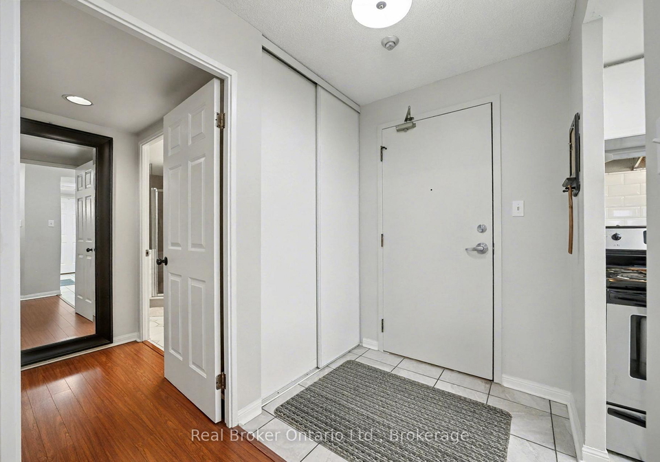101-subway-crescent-etobicoke-ontario-w12498612