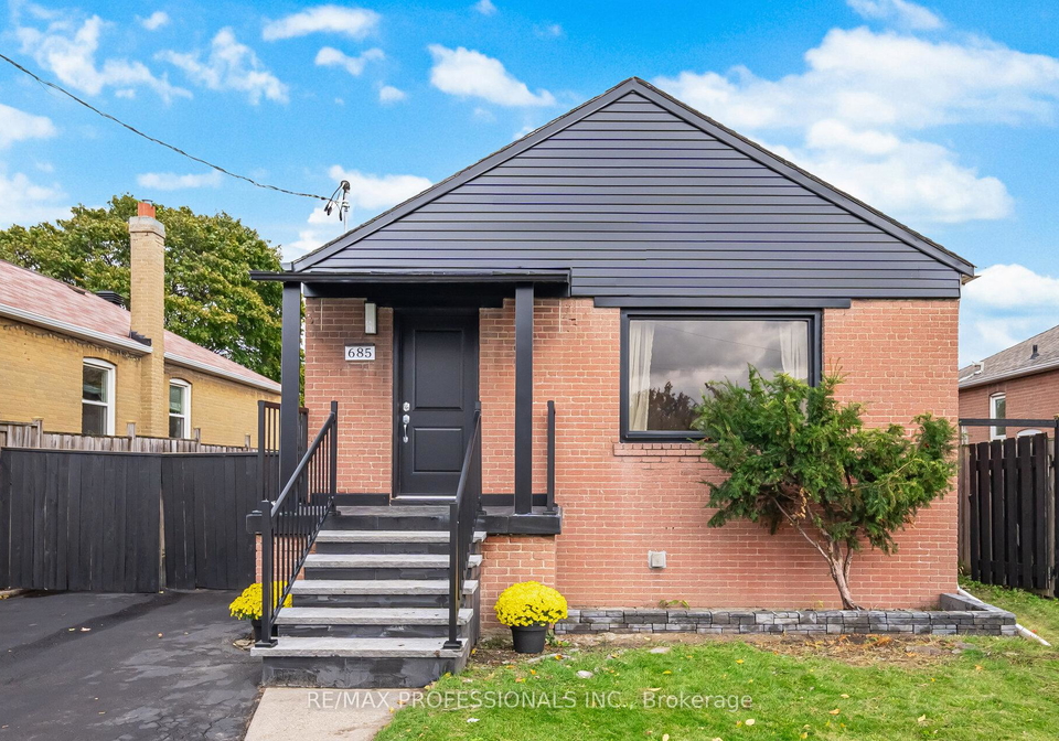 685-kipling-avenue-etobicoke-ontario-w12498932