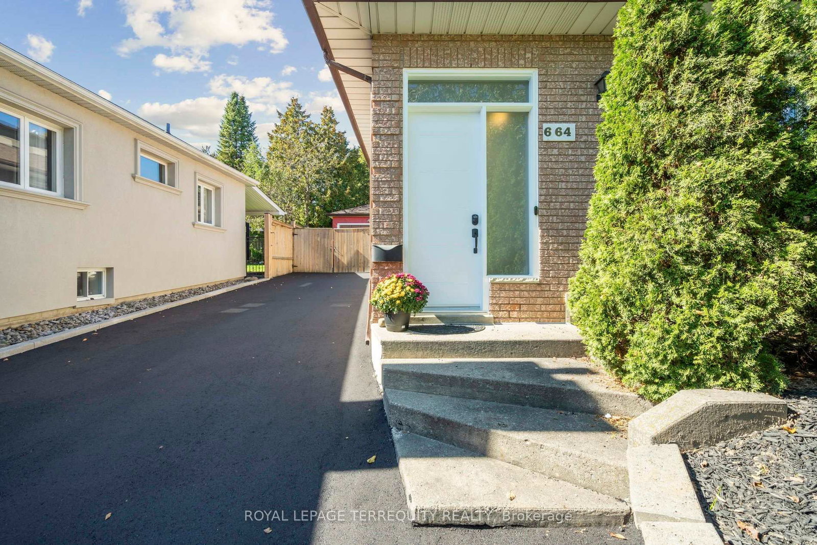 664-scarlett-road-etobicoke-ontario-w12499274