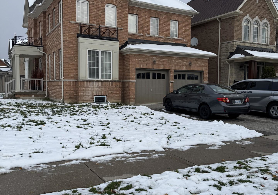 1-orangeblossom-trail-brampton-ontario-w12499380