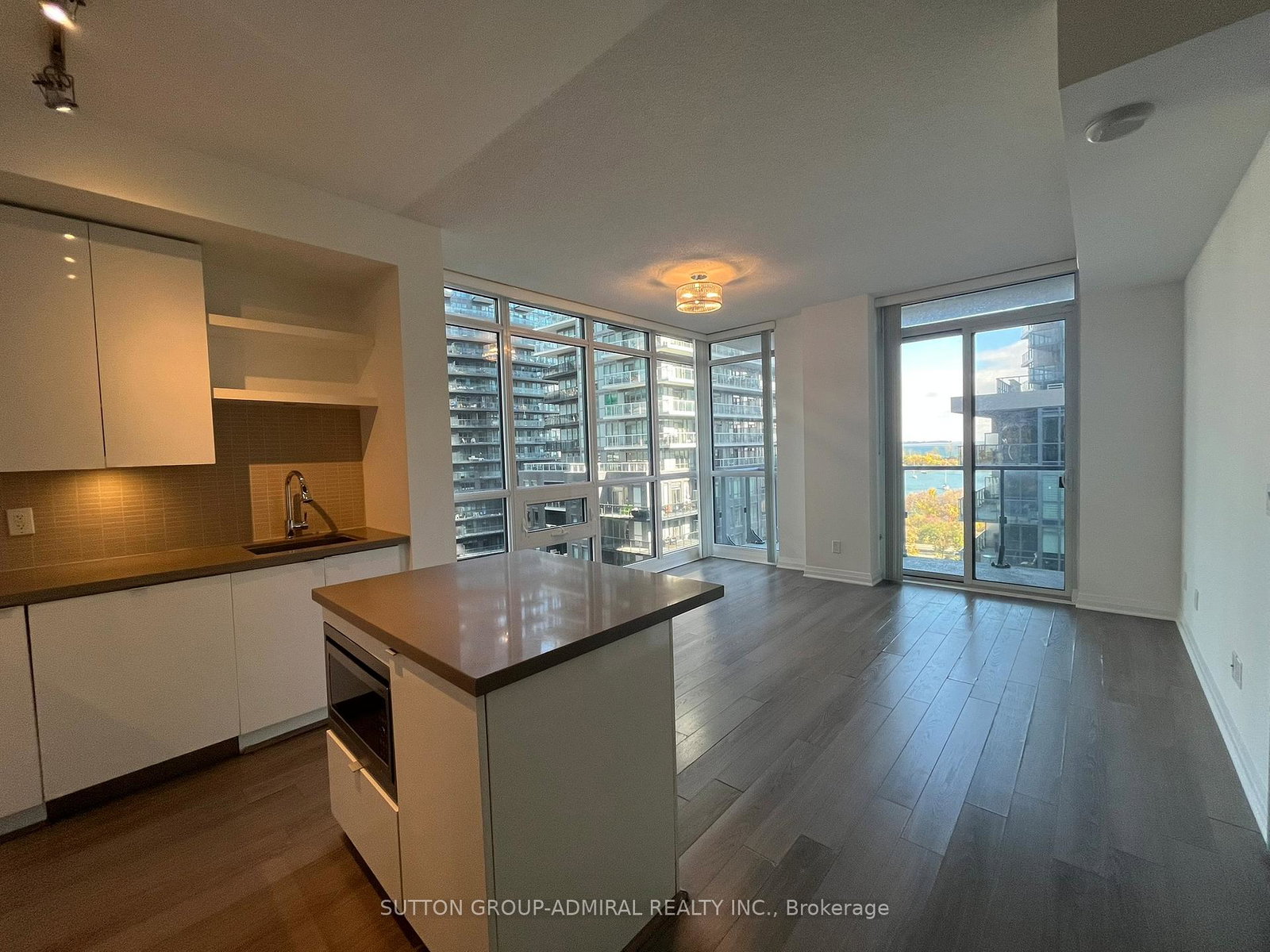 60-annie-craig-drive-etobicoke-ontario-w12500562