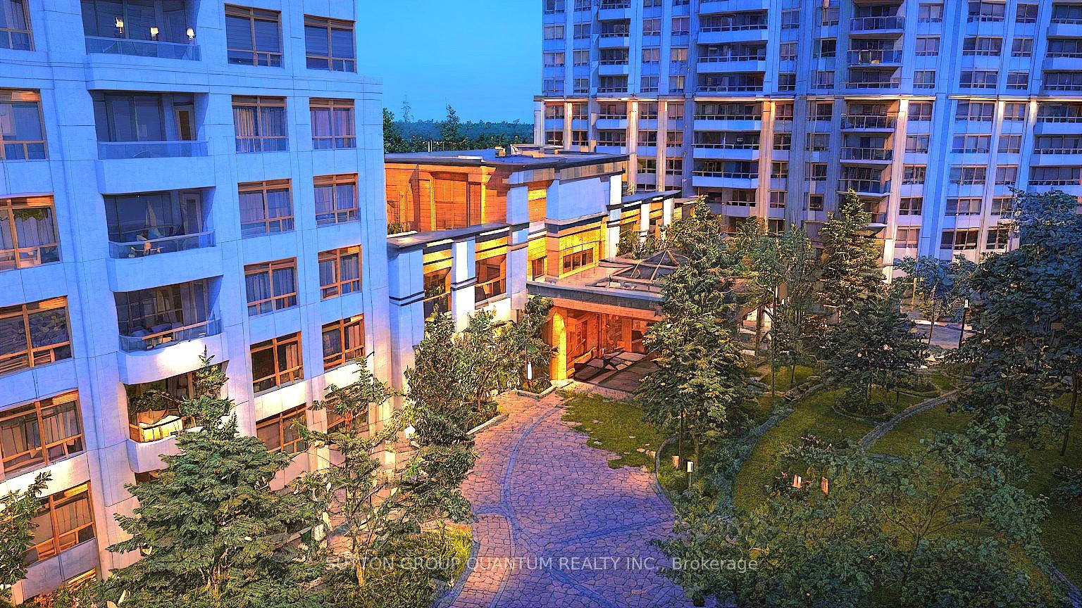 25-kingsbridge-garden-circle-mississauga-ontario-w12500830