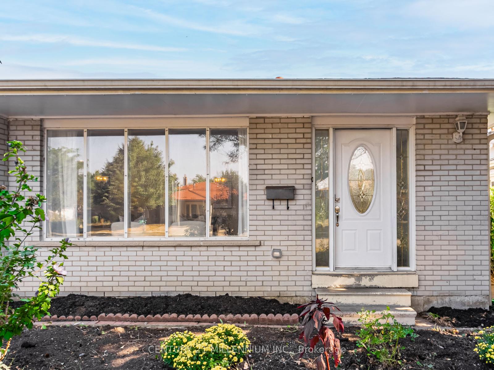 986-mcbride-avenue-mississauga-ontario-w12500836