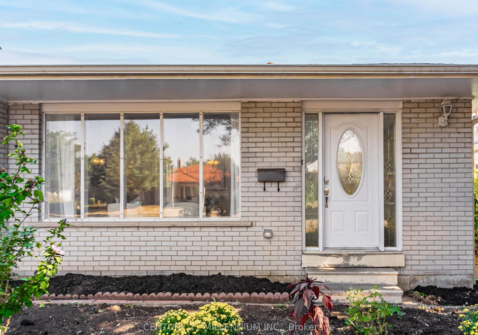 986-mcbride-avenue-mississauga-ontario-w12500836