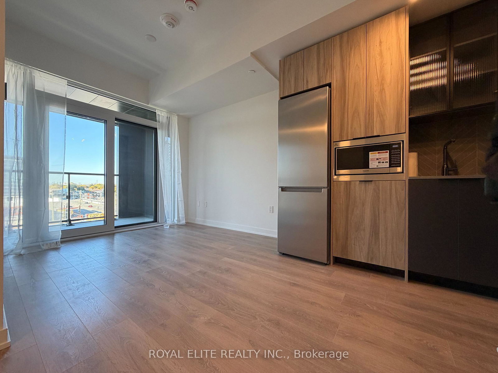 1037-the-queensway-etobicoke-ontario-w12501014