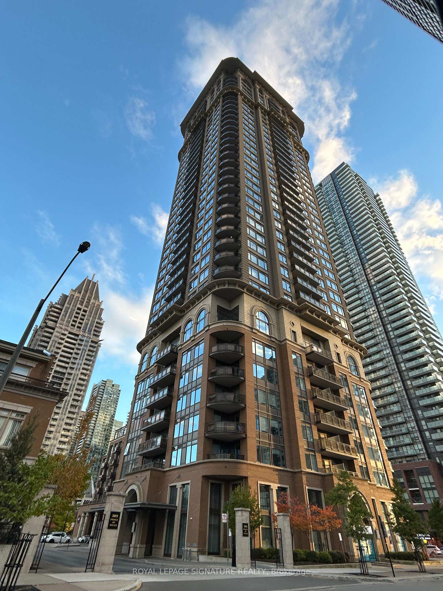 385-prince-of-wales-drive-mississauga-ontario-w12501034