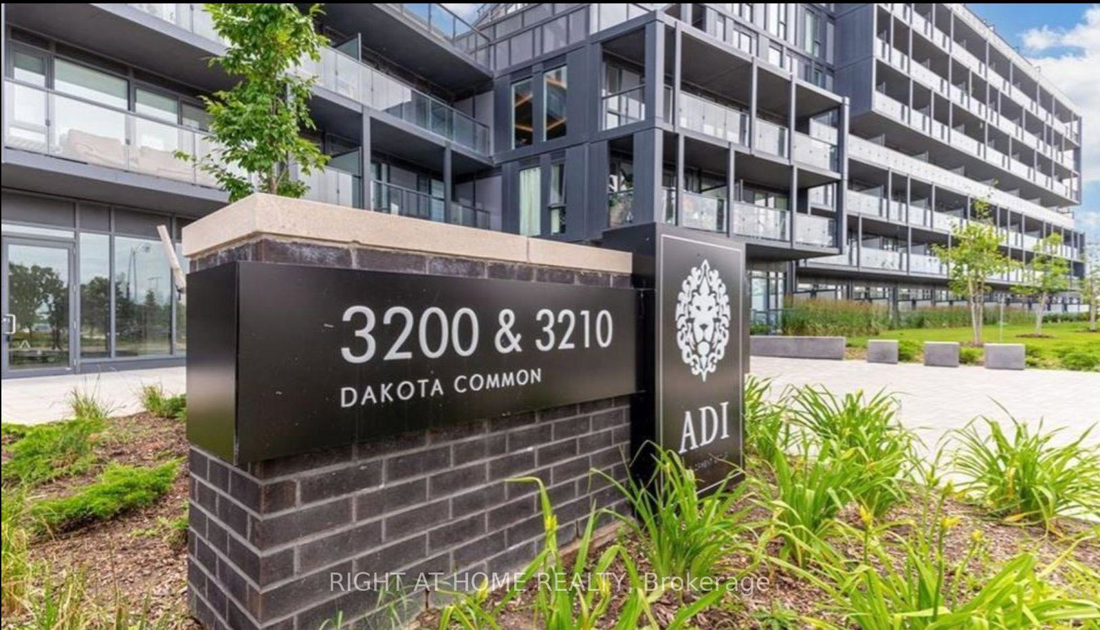 3200-dakota-commons-burlington-ontario-w12501260