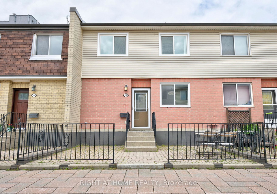 2170-bromsgrove-road-mississauga-ontario-w12501836