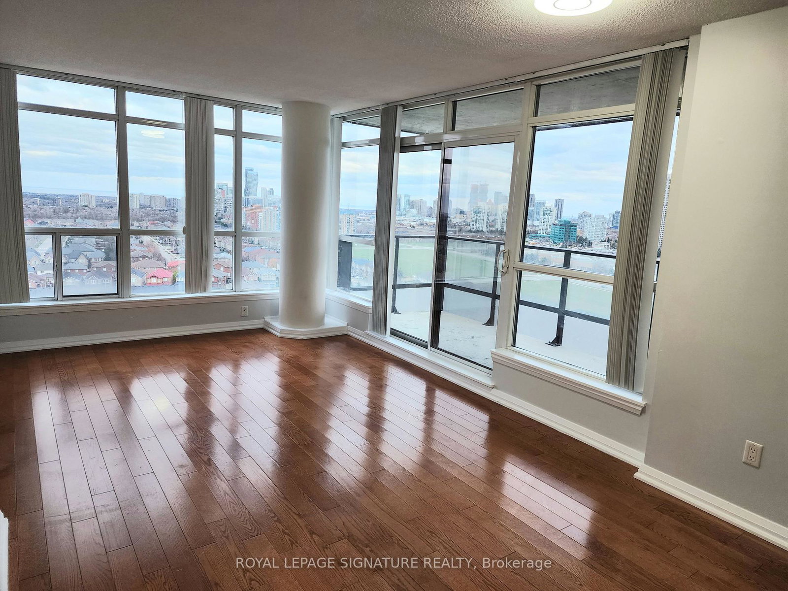 220-forum-drive-mississauga-ontario-w12502192