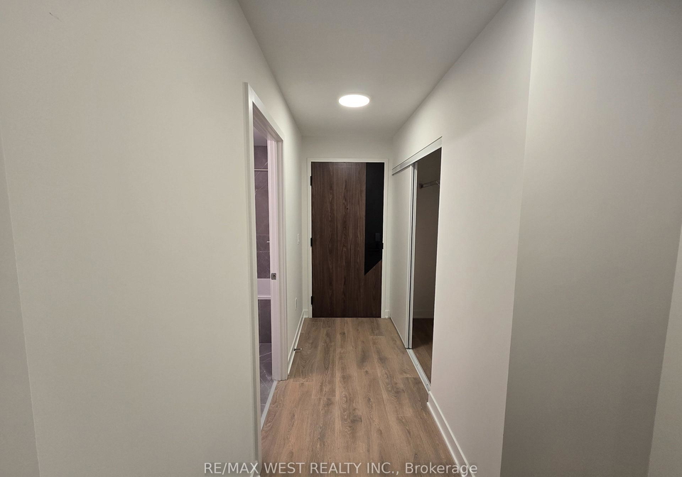 1037-the-queensway-n-etobicoke-ontario-w12505728