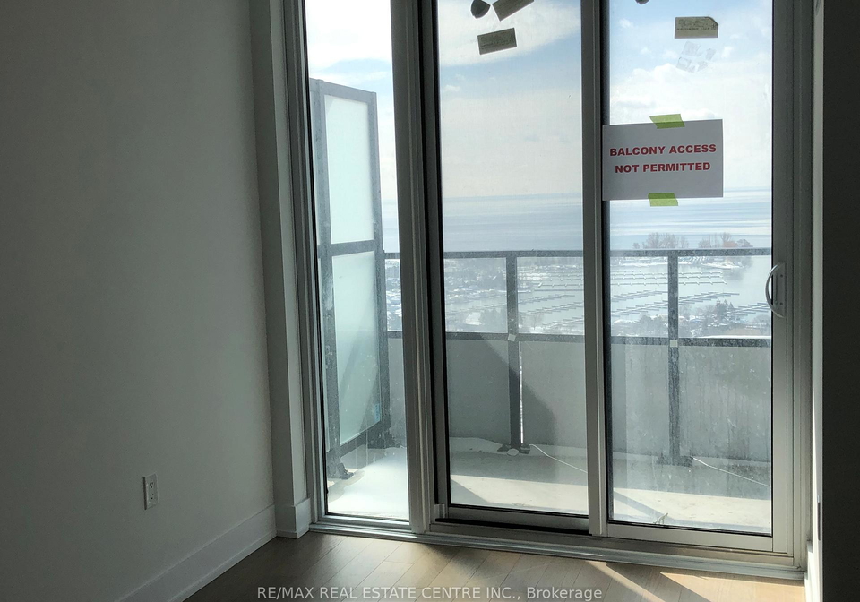 20-shore-breeze-drive-etobicoke-ontario-w12505770
