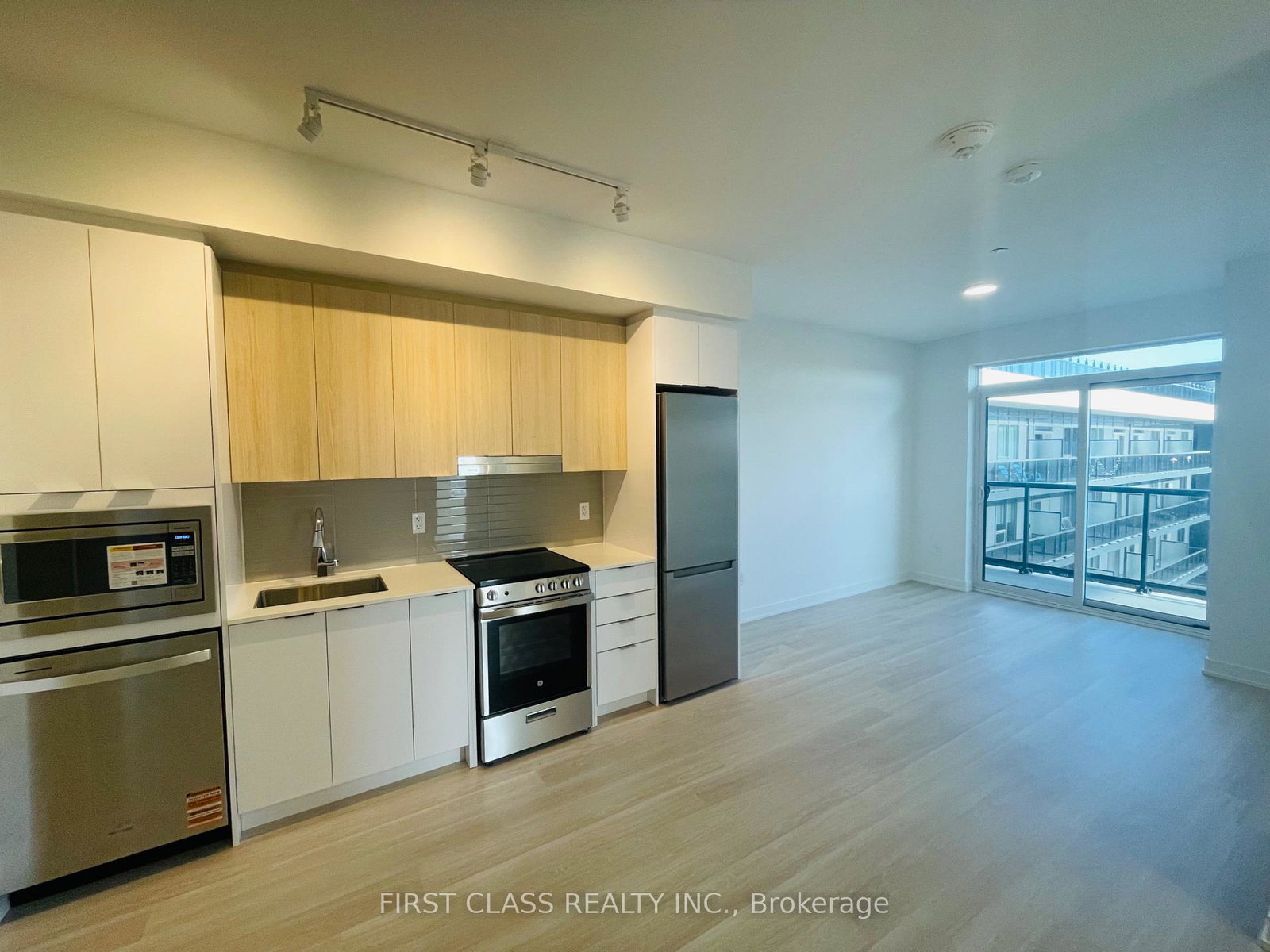 5105-hurontario-street-mississauga-ontario-w12507580