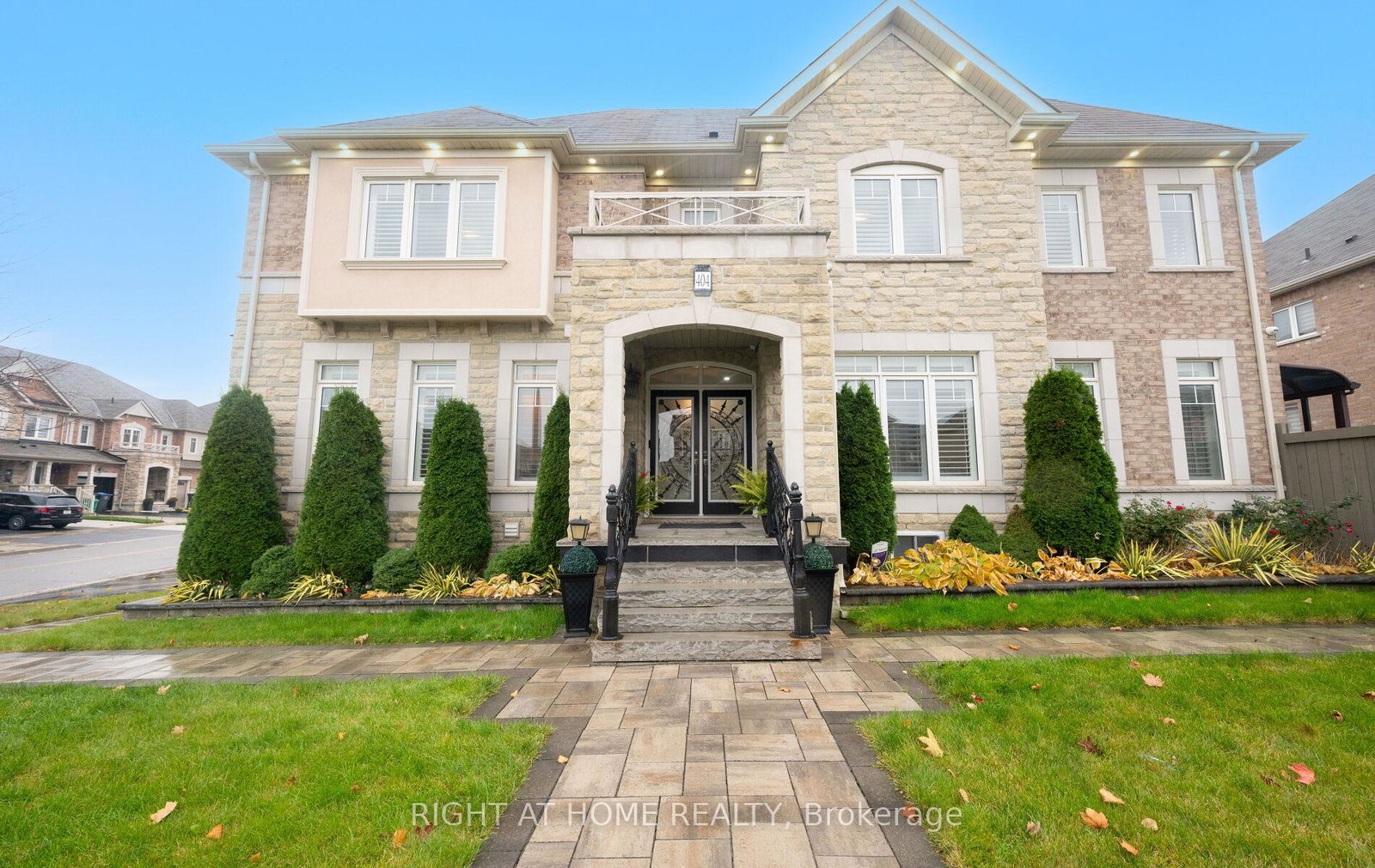 404-queen-mary-drive-brampton-ontario-w12508524