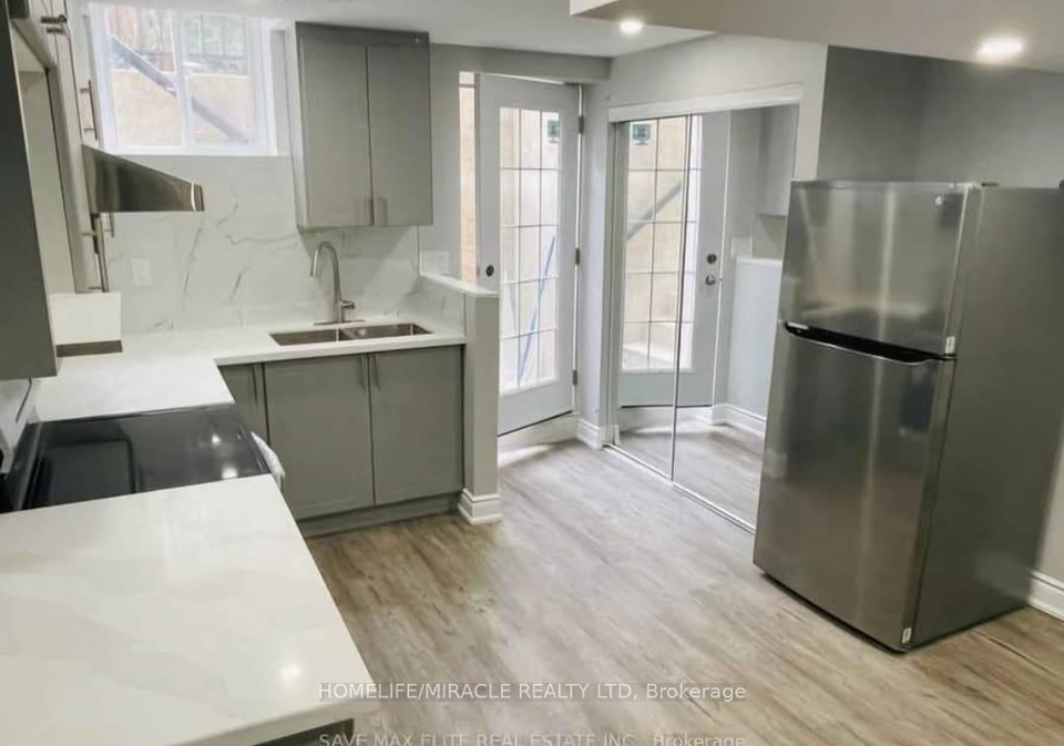30-dolly-varden-drive-e-brampton-ontario-w12508550