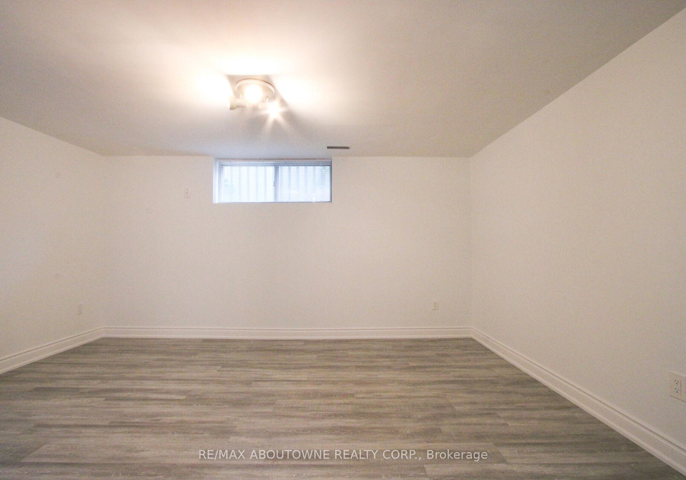 34-glenmanor-drive-oakville-ontario-w12509616