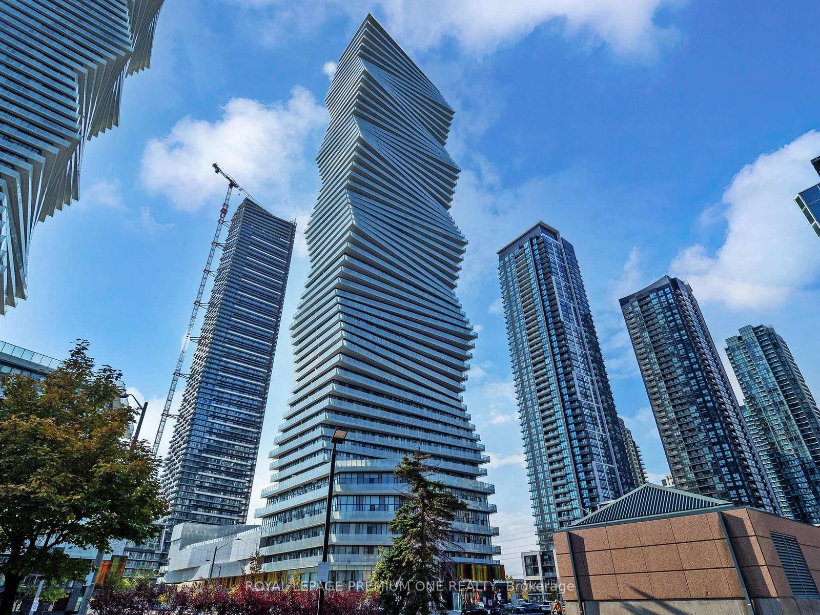 3900-confederation-parkway-sw-mississauga-ontario-w12510364